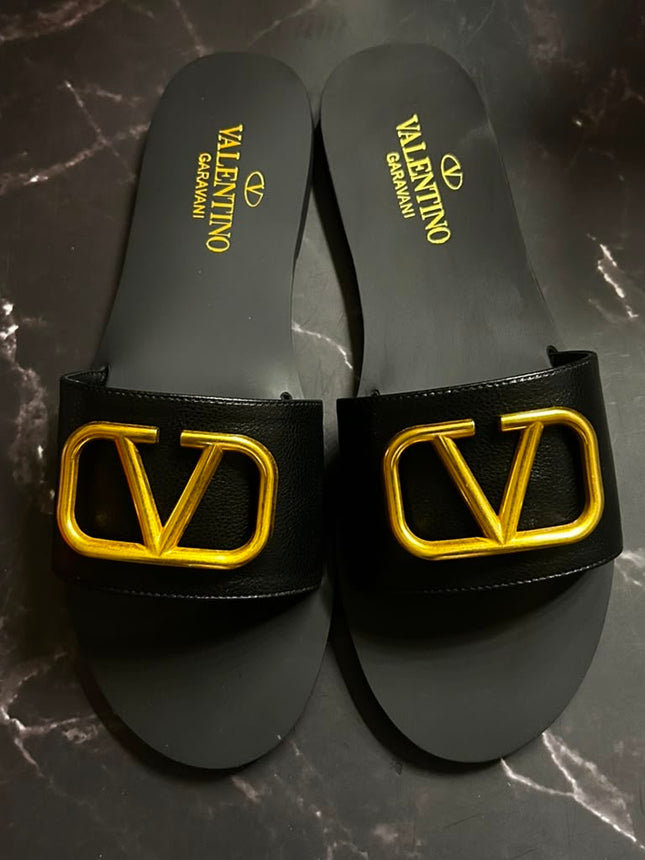 WOMEN SLIPPER